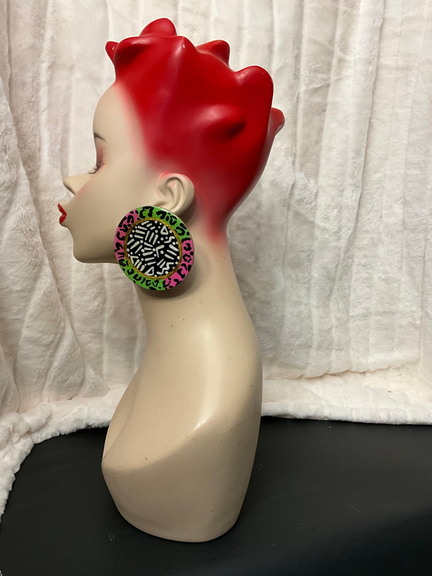 Queen’s Design Stud Earrings Pink and Green