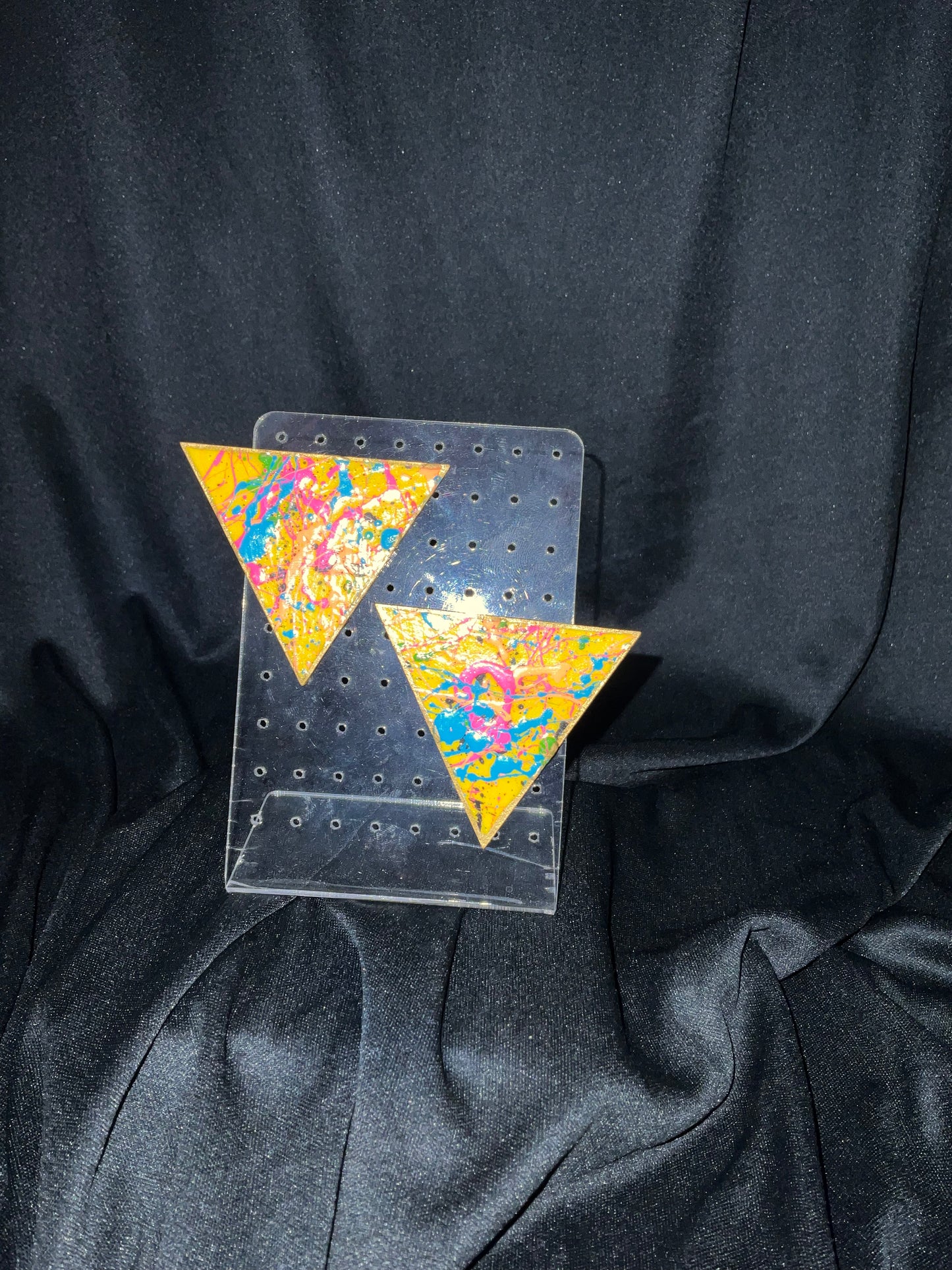 Splatter Paint Triangular Vibe Stud Earrings - green