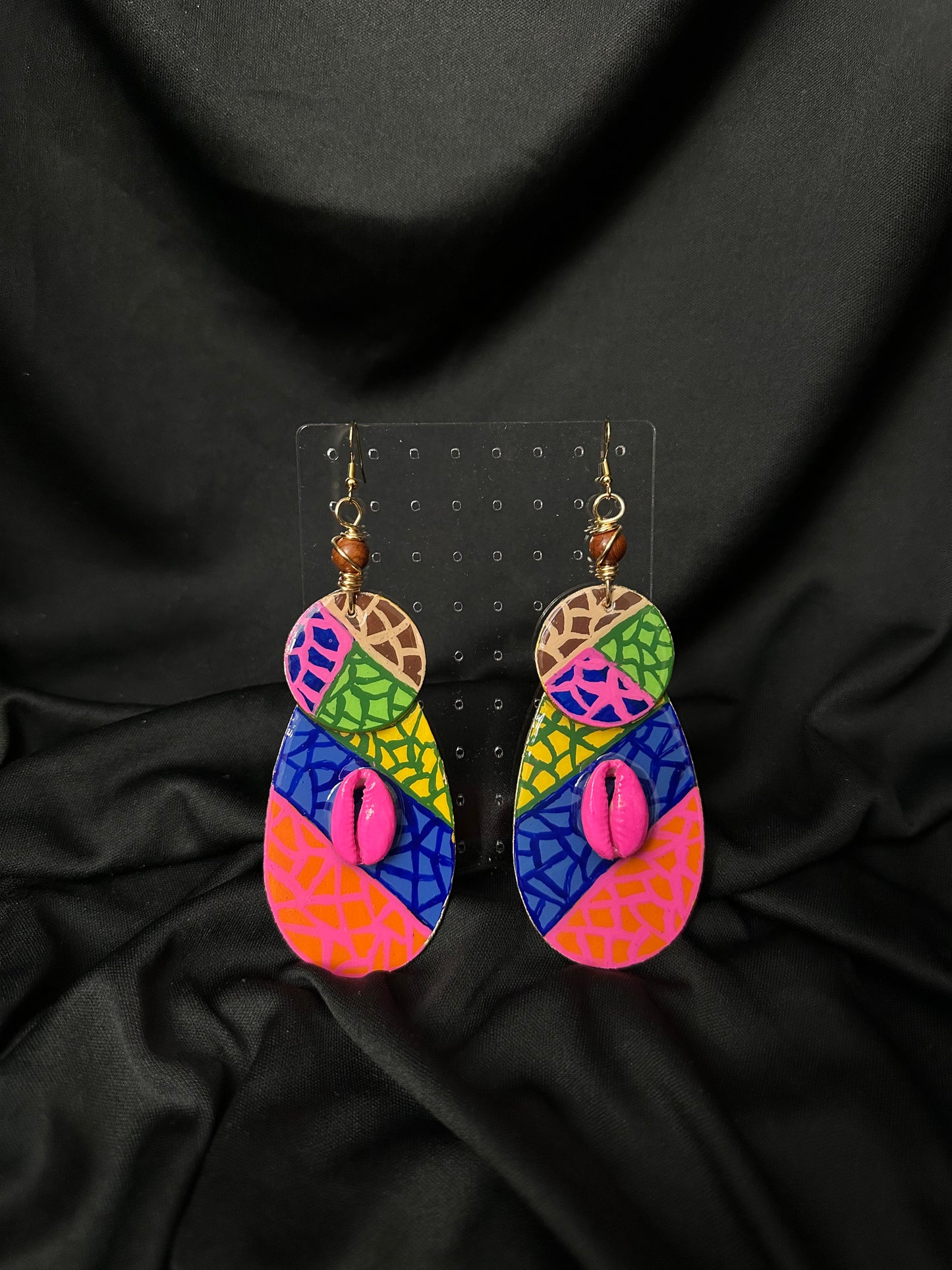 Queens Design Dangle-1