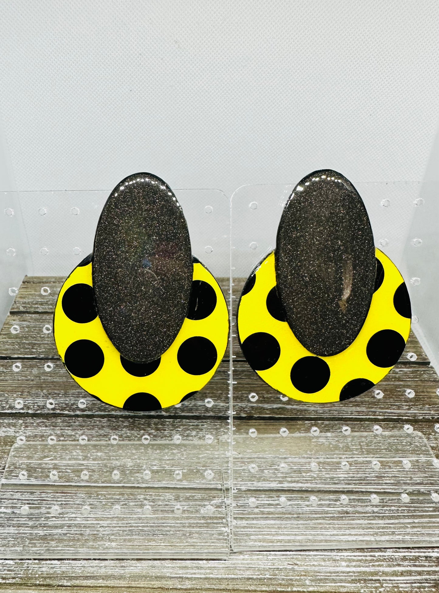 80’s Retro Medium Circle Stud Earrings