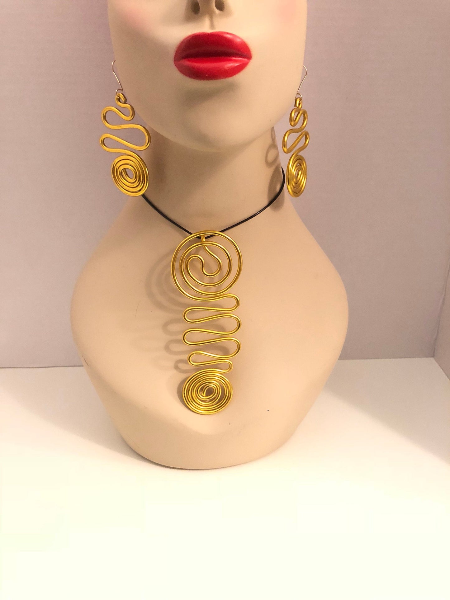 Gold Waterwave Necklace and Earrings Set