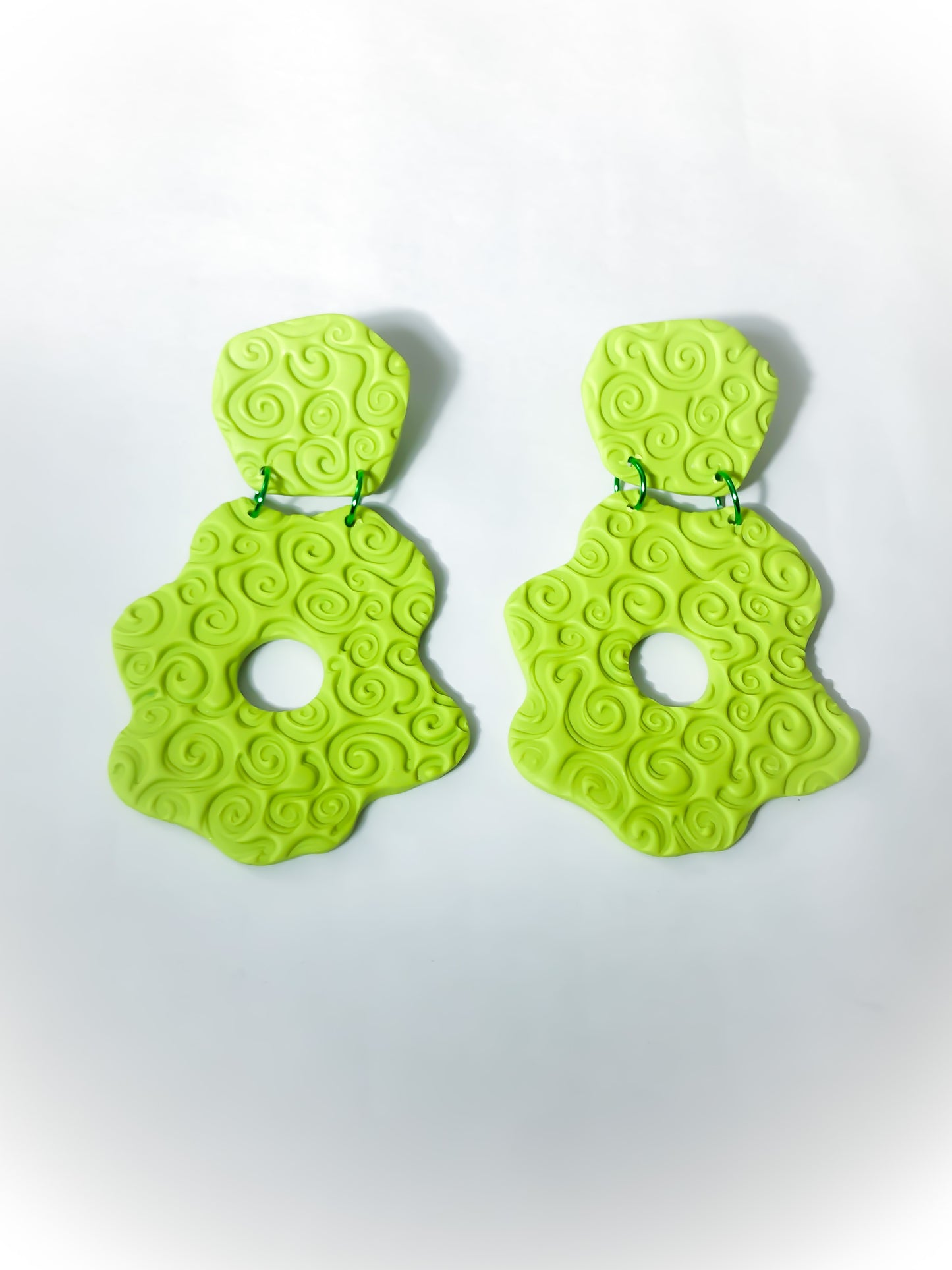 Organic Queen Earrings Green #1 - lightweight