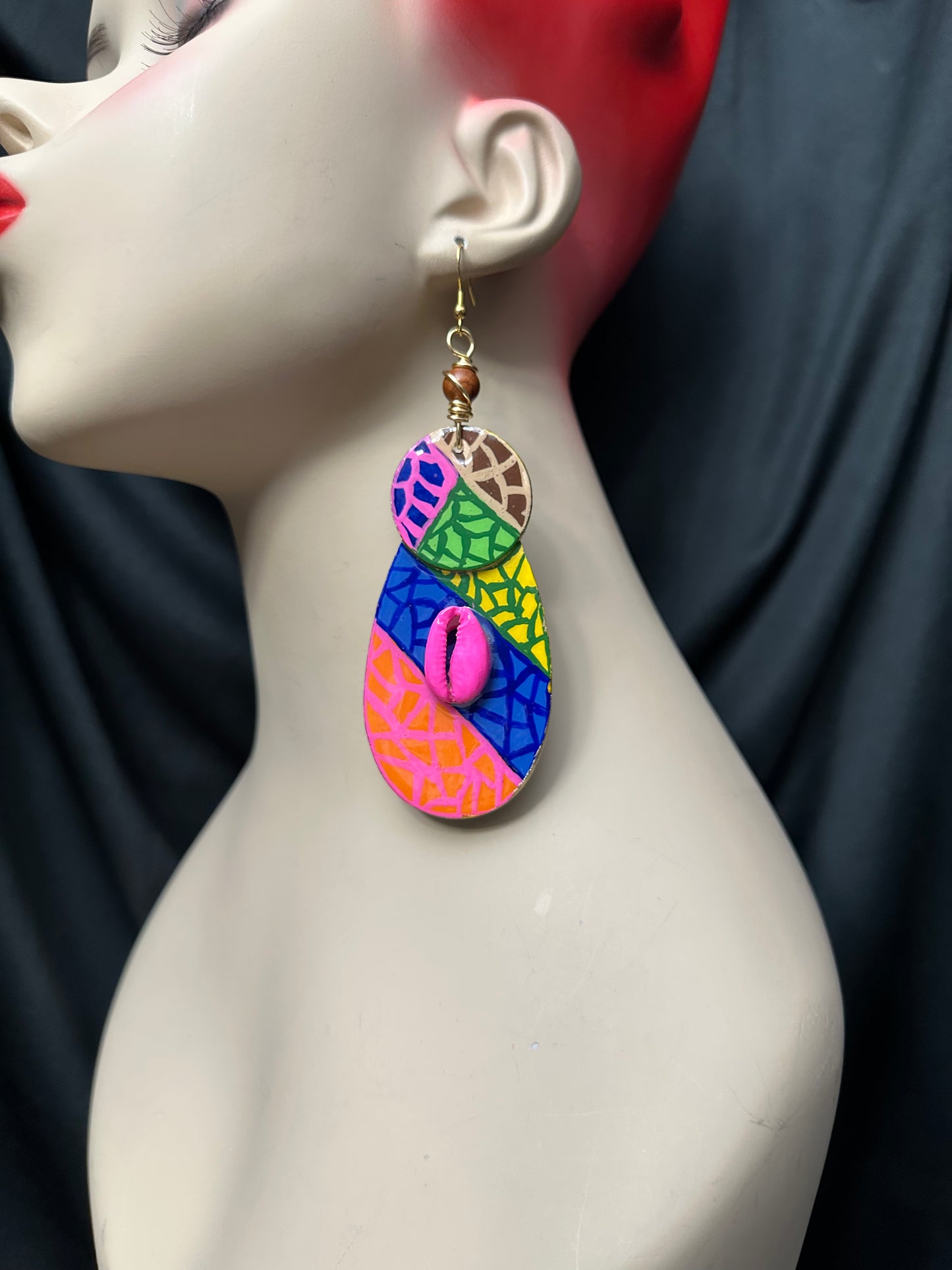 Queens Design Dangle-1