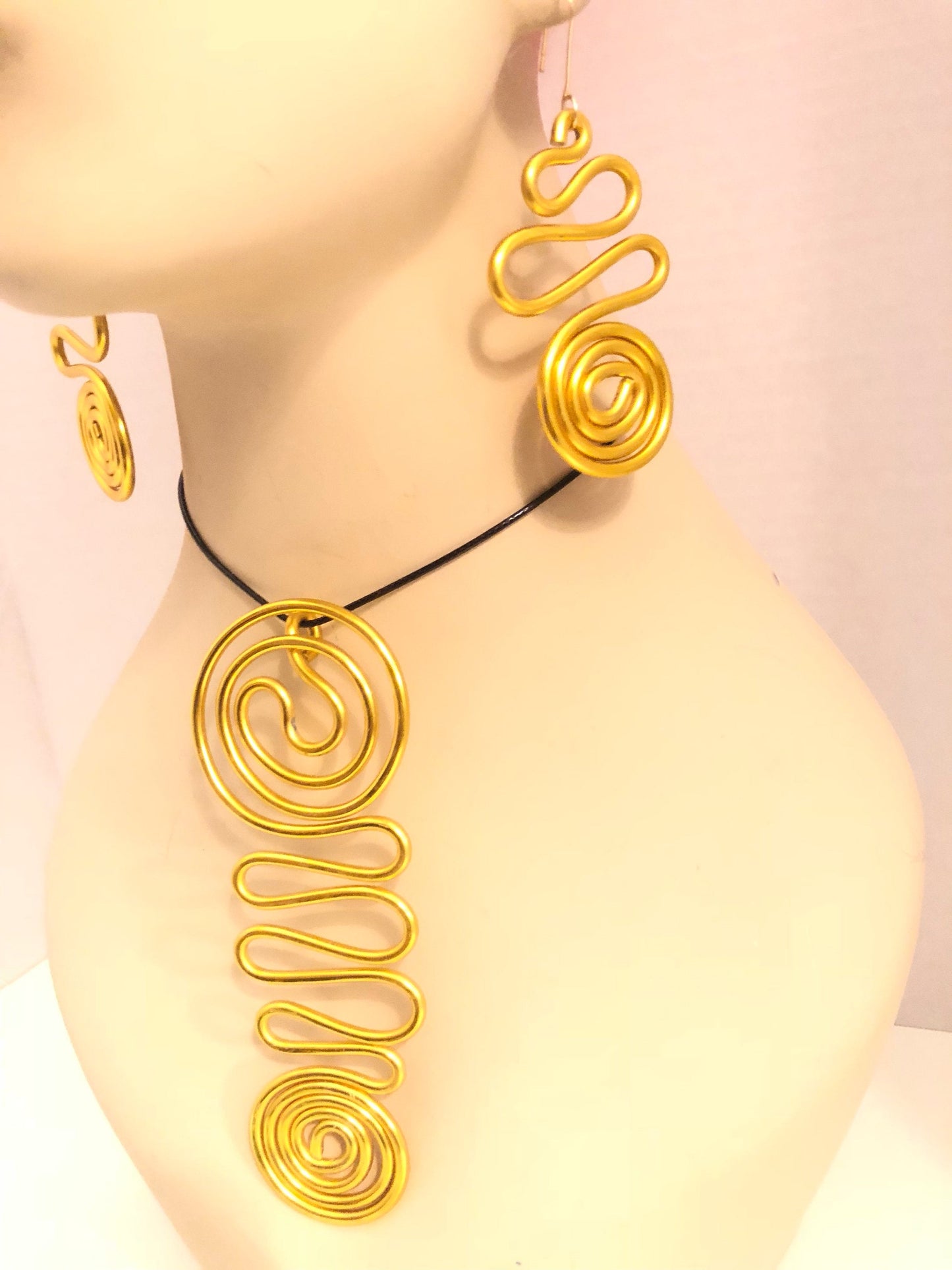 Gold Waterwave Necklace and Earrings Set