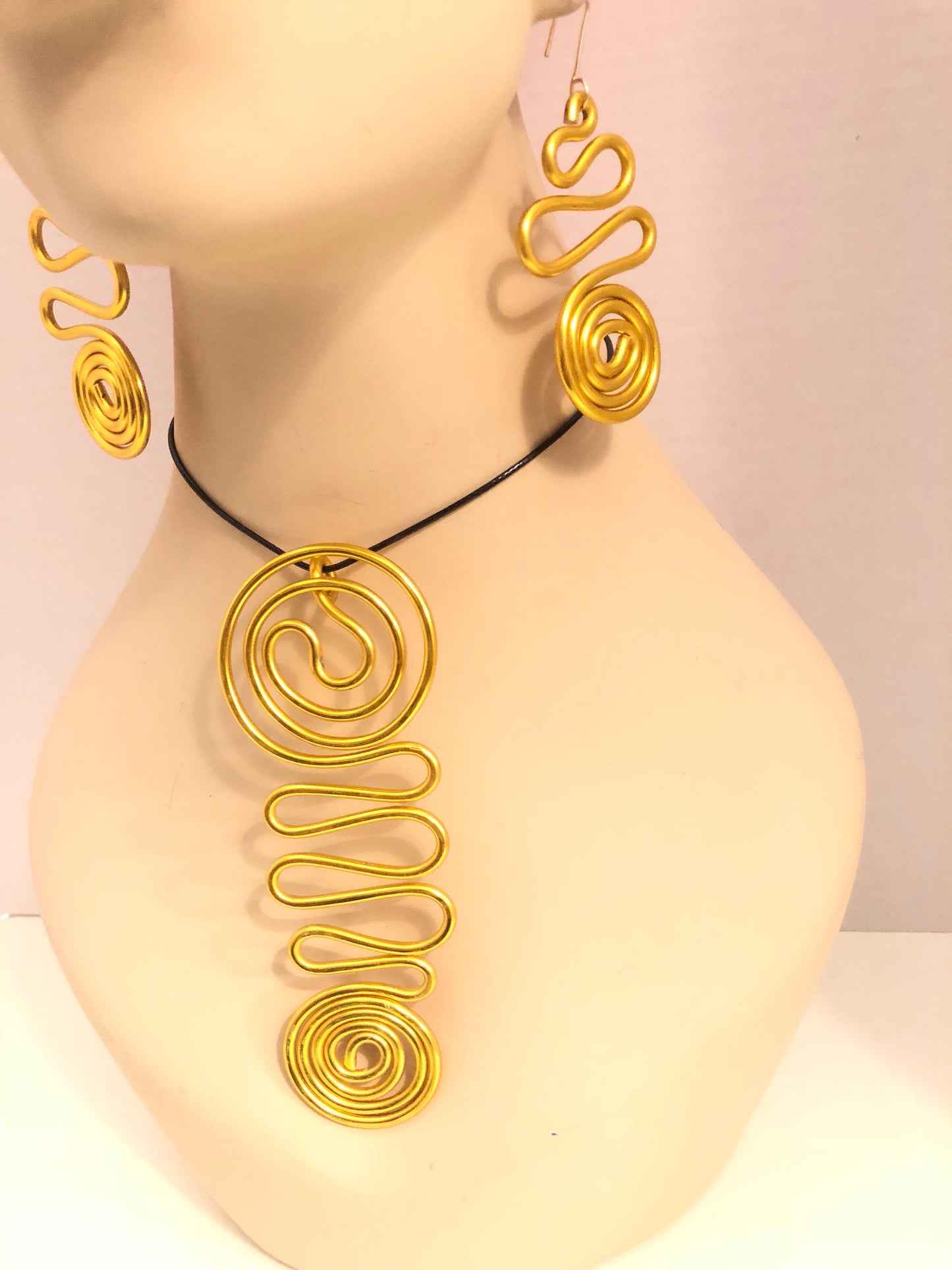Gold Waterwave Necklace and Earrings Set