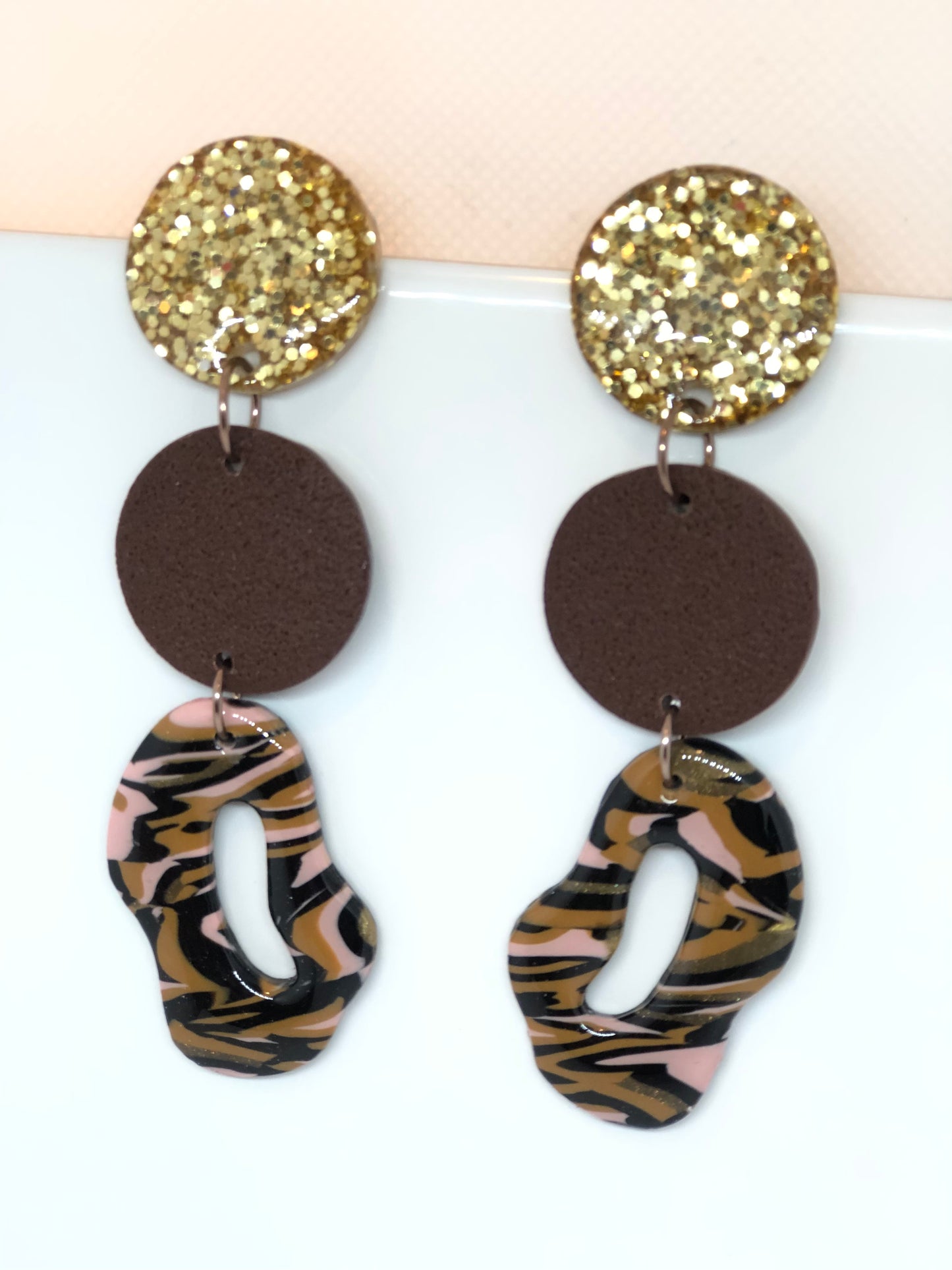 Queen Status #5 Salmon, Black and Gold Retro Stud Earrings-lightweight