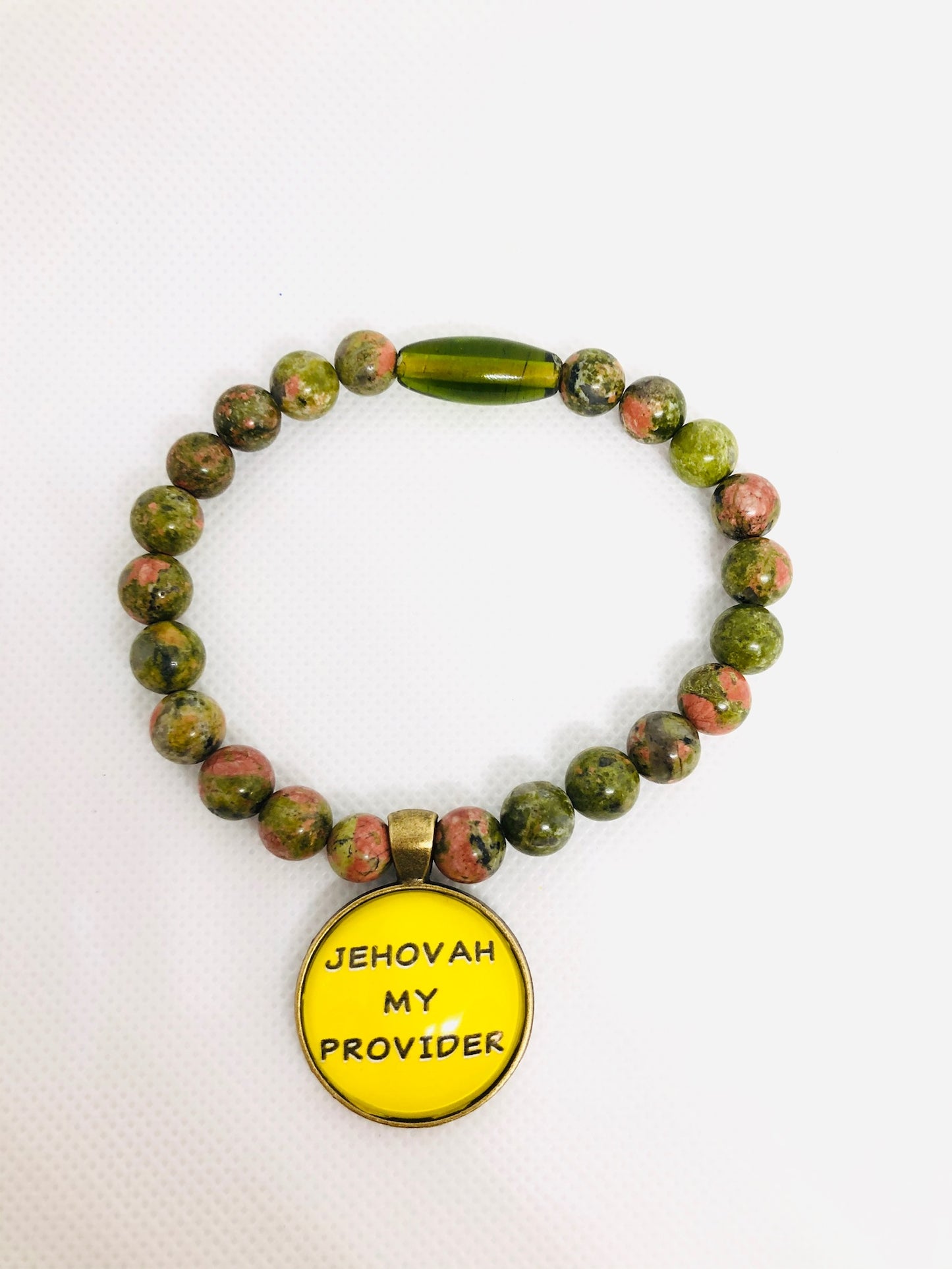 Stretchable Green Beaded Charm Bracelet size 7