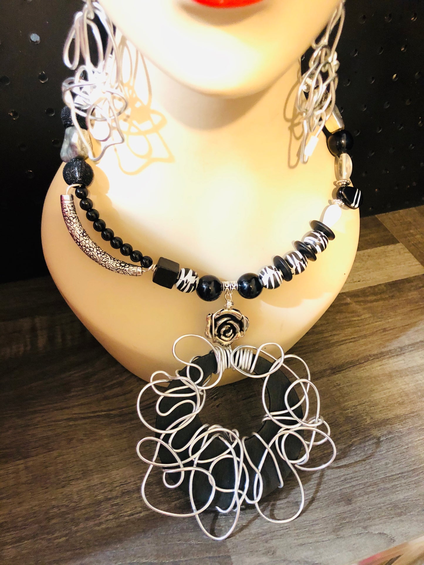 DTBD Black & White Zebra Print beaded Necklace & Earrings Set